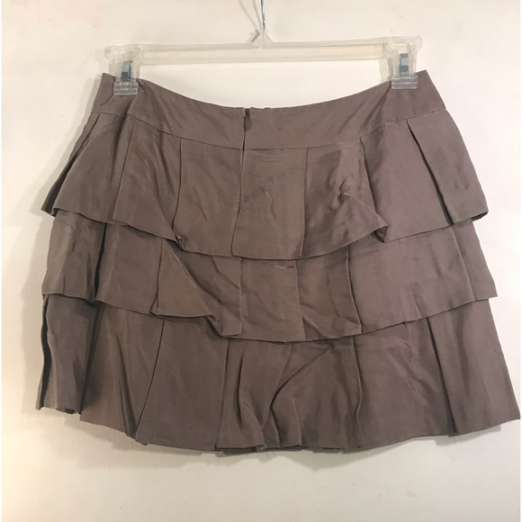 Banana Republic Layered Mini Skirt, Size: 6P, & Color: Tan - Picture 4 of 16